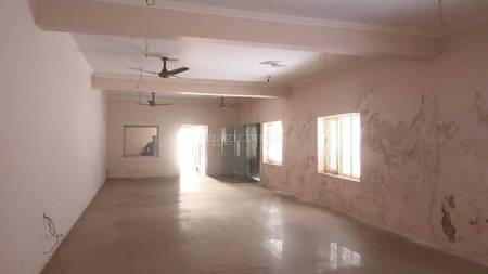 Commercial Shop 2470 Sq-ft For Rent in Sector 110, Noida